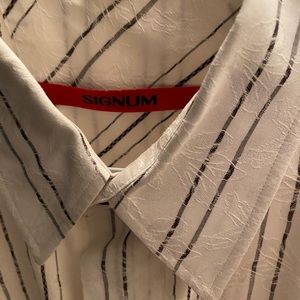 Men’s white with black stripes shirt sleeve shirt